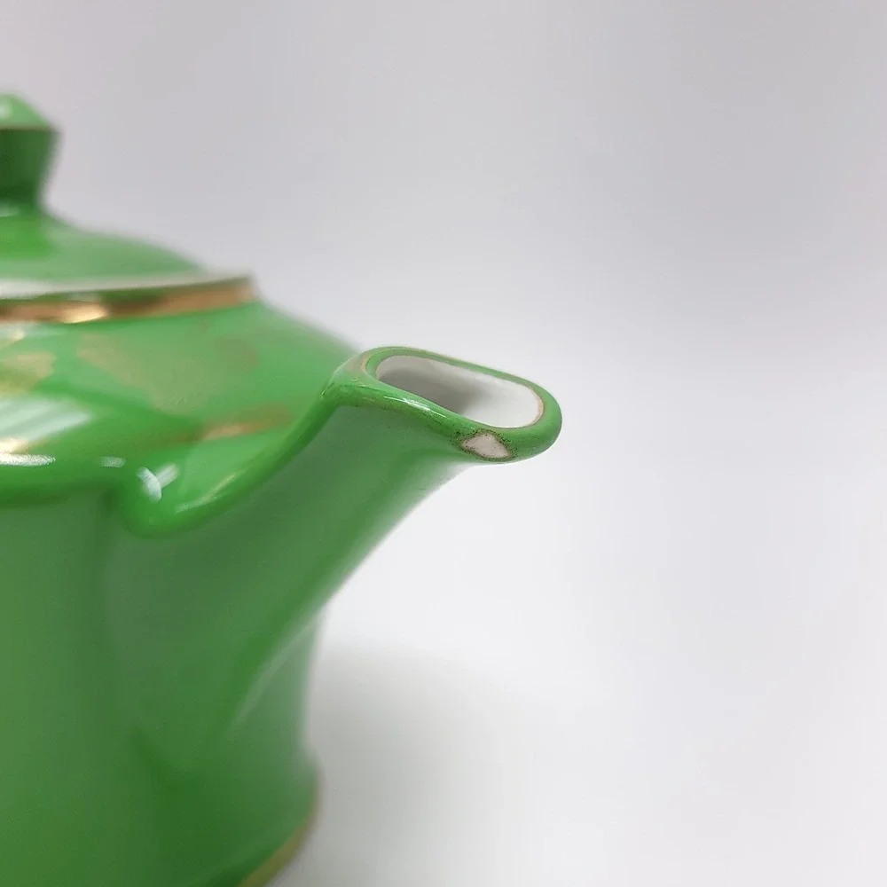 Vintage‎ Hall China 0152 Green 6 Cup Teapot Gold Butterfly Motif Made in USA